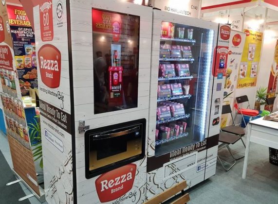 Rezza debuts ready meals vending machine - Mini Me Insights