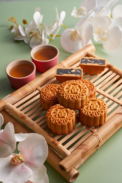 Sheraton Surabaya Presents an Enchanting Premium Baked Mooncake Collection  to Celebrates the Joy of Mid-Autumn Festival